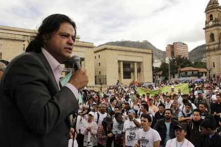 por la tierra no cesa Entrevista a Wilson Arias Castillo